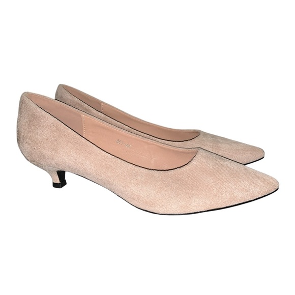 Soft Pink Microfiber Kitten Pointed Closed Toe Heels Size 9 - Picture 1 of 7